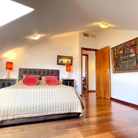 Atico En Plaza De La Constitucion 3 Bedrooms