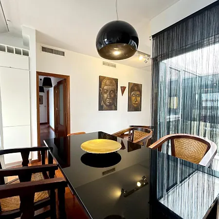 Atico En Plaza De La Constitucion 3 Bedrooms Малага