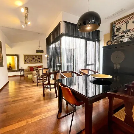 Atico En Plaza De La Constitucion 3 Bedrooms Малага
