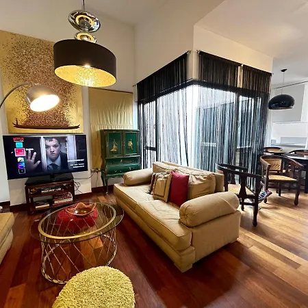Atico En Plaza De La Constitucion 3 Bedrooms Málaga