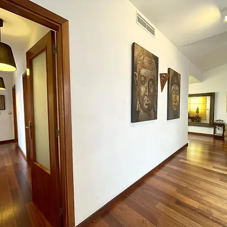Atico En Plaza De La Constitucion 3 Bedrooms *