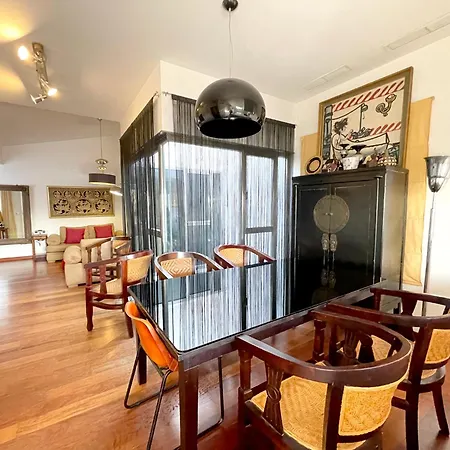 Atico En Plaza De La Constitucion 3 Bedrooms Málaga