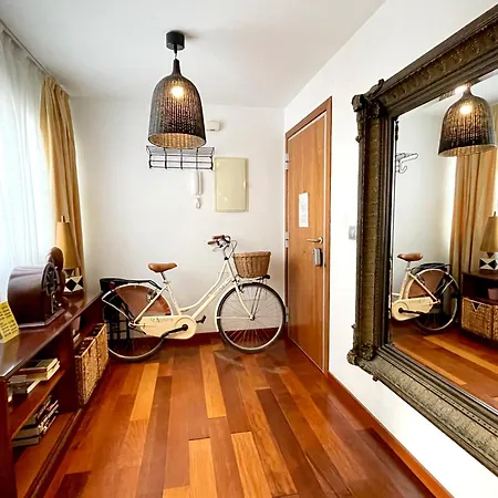 Atico En Plaza De La Constitucion 3 Bedrooms Lägenhet *