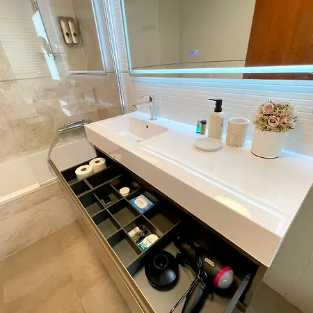 Atico En Plaza De La Constitucion 3 Bedrooms Apartment