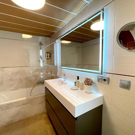 Atico En Plaza De La Constitucion 3 Bedrooms Lägenhet