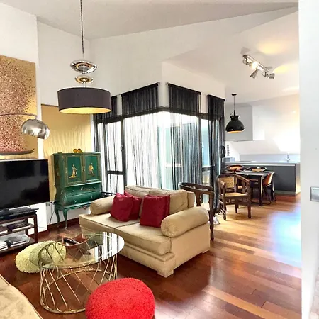 Atico En Plaza De La Constitucion 3 Bedrooms