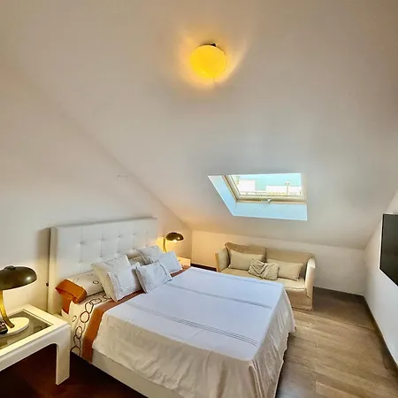 ático En Plaza De La Constitución 3 Bedrooms Appartamento Málaga
