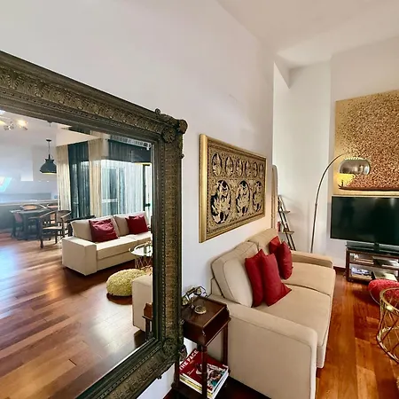 ático En Plaza De La Constitución 3 Bedrooms *