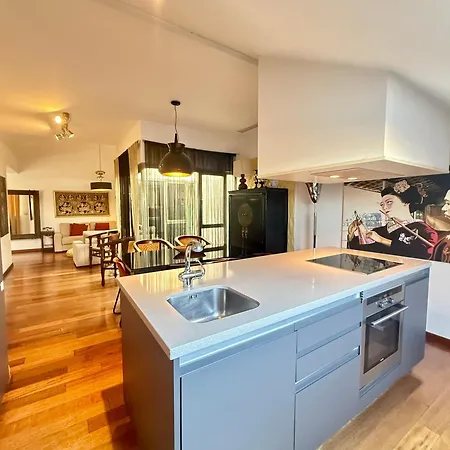 Appartamento ático En Plaza De La Constitución 3 Bedrooms Málaga