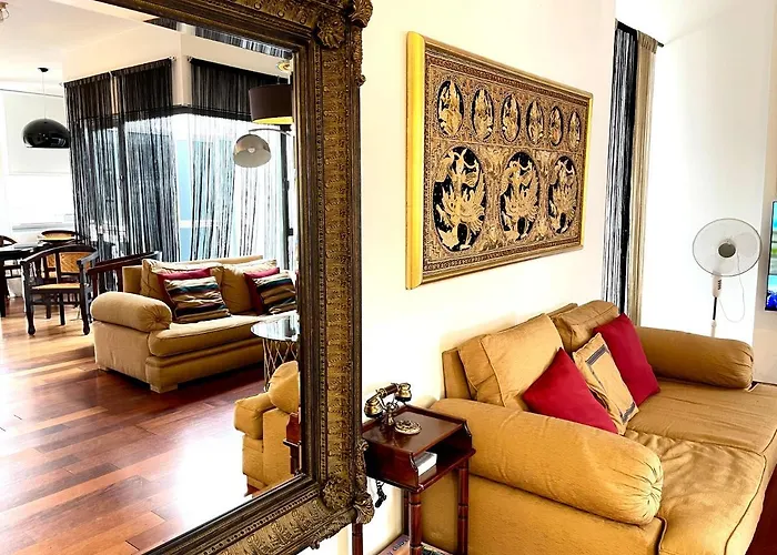 Atico En Plaza De La Constitucion 3 Bedrooms *