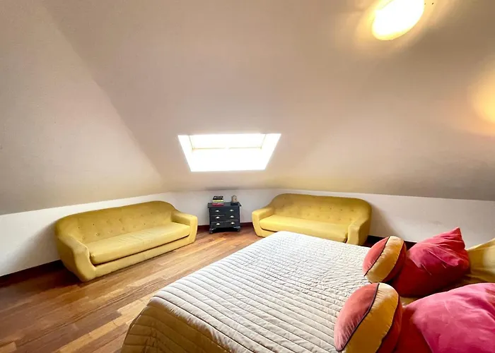 Apartmán Atico En Plaza De La Constitucion 3 Bedrooms Màlaga