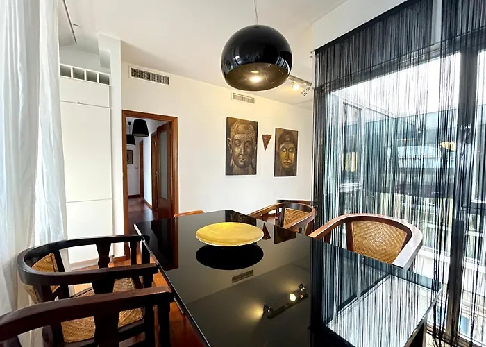 Atico En Plaza De La Constitucion 3 Bedrooms Màlaga