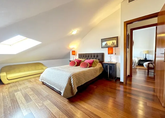 Atico En Plaza De La Constitucion 3 Bedrooms Apartmán