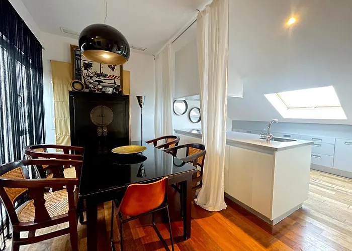 Atico En Plaza De La Constitucion 3 Bedrooms Apartmán Màlaga