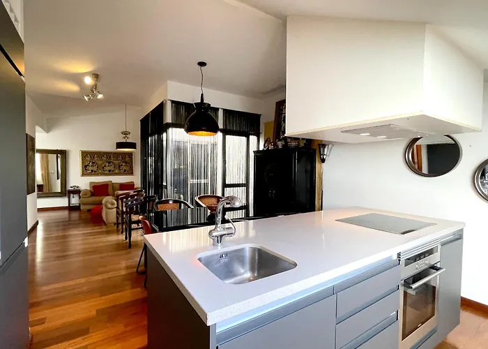 Atico En Plaza De La Constitucion 3 Bedrooms