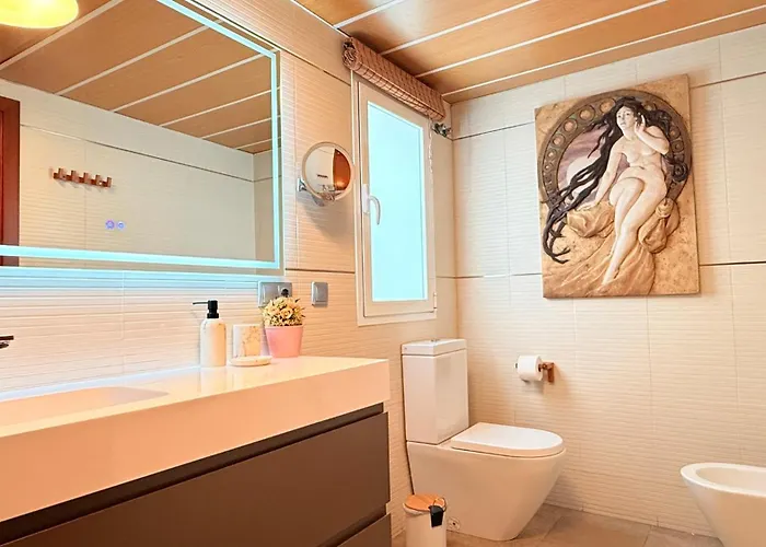 Atico En Plaza De La Constitucion 3 Bedrooms *