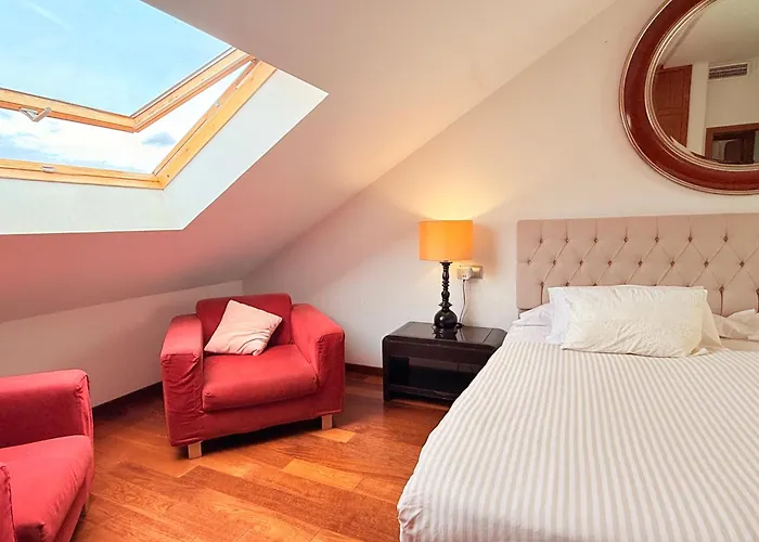 Apartmán Atico En Plaza De La Constitucion 3 Bedrooms Màlaga