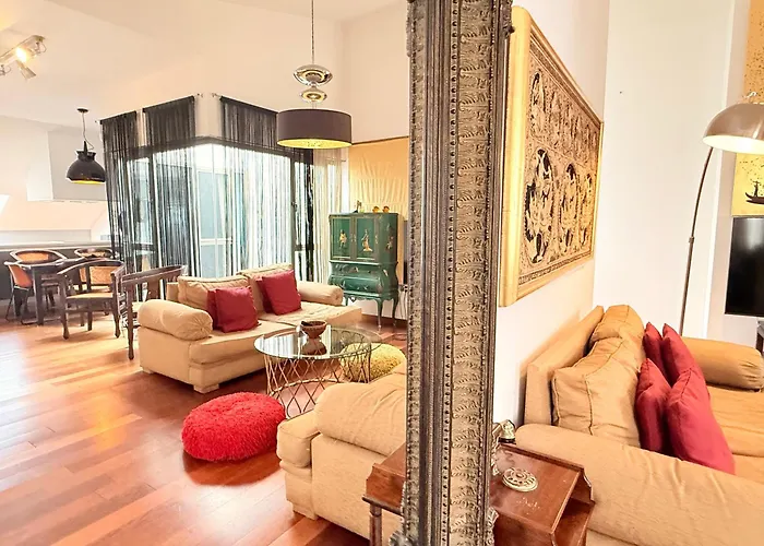 Atico En Plaza De La Constitucion 3 Bedrooms *